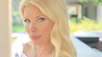 Ελένη Μενεγάκη | Στέλνει την πιο καλοκαιρινή καλημέρα φορώντας το μαγιό της!