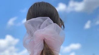 Αυτά τα scrunchies είναι η νέα μας εμμονή στο Instagram