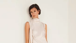 Με αυτό το φόρεμα που δεν κοστίζει ούτε 50 ευρώ θα είσαι η πιο κομψή νονά