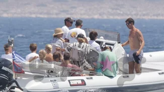 Πρίγκιπας Παύλος & Marie Chantal | Διακοπές με τα παιδιά τους στην Αντίπαρο