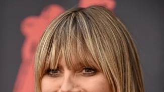 Heidi Klum | Παρατηρεί τις ρυτίδες της αλλά δεν τη νοιάζει (Μα ποιον νοιάζει; Είναι τέλεια)