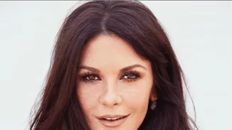 Το εξώφυλλο της Catherine Zeta-Jones με την κόρη της που πρέπει να δεις