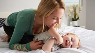 Γιατί δεν πρέπει να γαργαλάμε τα παιδιά | Ο άγνωστος κίνδυνος σύμφωνα με τους ειδικούς