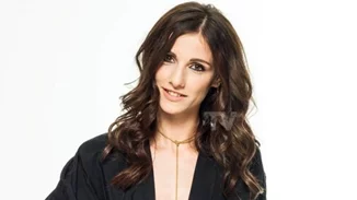 Ειρήνη Καραγιώργη | H πρωταγωνίστρια της νέας σειράς του Γεωργίου «8 Λέξεις» μιλά για πρώτη φορά!