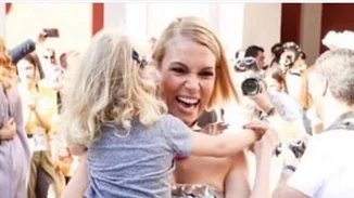 Βίκυ Καγιά | Mαθήματα ιππασίας μαζί με την Μπιάνκα! [pics]