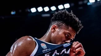 Γιάννης Αντετοκούνμπο | Έτσι ευχήθηκε στη σύντροφό του για τα γενέθλιά της!