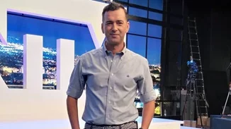 GNTM | Ο Άγγελος Μπράτης χορεύει pole dancing και γίνεται viral