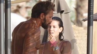 Γιάννης Μαρακάκης & Νίκη Θωμοπούλου | Η Μύκονος τούς πάει πολύ! Τρυφερές στιγμές στην παραλία