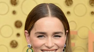 H Emilia Clarke γιόρτασε τα γενέθλιά της κάνοντας ελεύθερη πτώση από αεροπλάνο