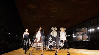 Ο Burberry δωρίζει αχρησιμοποίητα υφάσματα σε σπουδαστές μόδας που έχουν ανάγκη