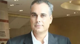 Νίκος Στραβελάκης | Η σπάνια εμφάνιση με την οικογένειά του