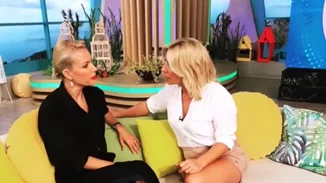 Βίκυ Καγιά | To total black look της στη «Φωλιά των Κούκου»