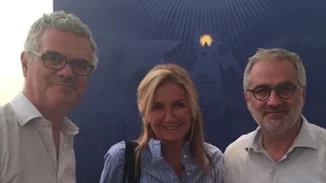 Μαρέβα Μητσοτάκη | Η επίσκεψή της στο Art Athina (pics)