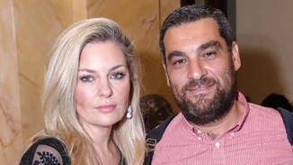 Ελισάβετ Μουτάφη - Μάνος Νιφλής | Πήγαν να δουν τον αδερφό της ηθοποιού στο θέατρο! (φωτογραφίες)