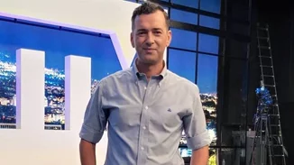 Άγγελος Μπράτης | «Έφυγα από την Αθήνα γιατί είμαι ερωτικός μετανάστης»