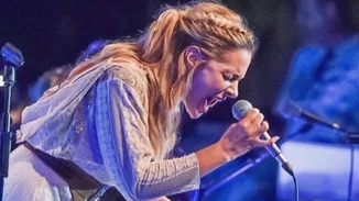 Νατάσσα Μποφίλιου | Δε θα πιστεύεις πόσο μοιάζει με την αδερφή της