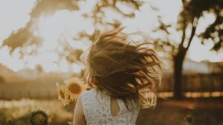 Οι γονείς πρέπει να χαρίζουν πού και πού στα παιδιά τους το δώρο της μοναξιάς