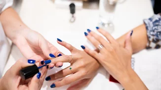 #BlueΝailsΜonth | Βάψε κι εσύ τα νύχια σου μπλε για καλό σκοπό!