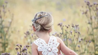 10 πράγματα που μπορούμε να κάνουμε ως γονείς για να βοηθήσουμε το παιδί μας να "ανθίσει"