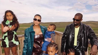 Fab 40 | Η Kim Kardashian γίνεται 40 και αυτό είναι το πιο σημαντικό δώρο που έχει κάνει στον εαυτό της (έως σήμερα)