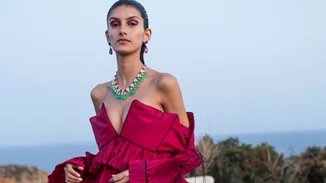 Mary Katrantzou | Glitter, χρώμα και wet look οι απόλυτοι πρωταγωνιστές των beauty looks