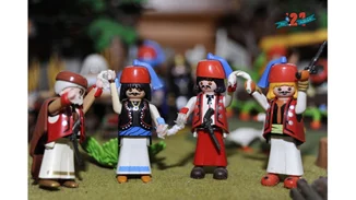 Playmobil turns Greek | Η ελληνική επανάσταση του '21 μέσα από φιγούρες και διοράματα