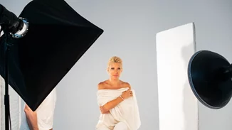 Ελένη Μενεγάκη | Backstage φωτογραφίες από την καμπάνια κατά του καρκίνου του μαστού