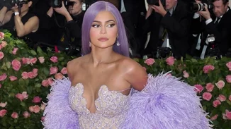 Η κόρη της Kylie Jenner αντέγραψε το look της από το Met Gala