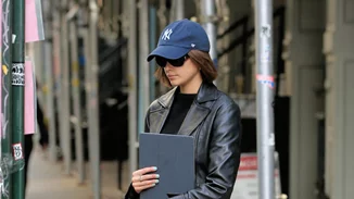 Kaia Gerber | 10 φορές που απογείωσε το αγαπημένο της τζιν παντελόνι