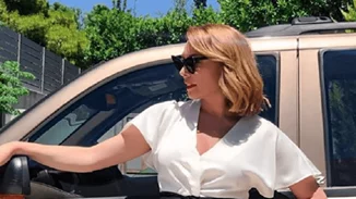 Τατιάνα Στεφανίδου | Όλες οι λεπτομέρειες για το look με τη δερμάτινη φούστα που έγινε fashion viral