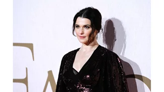 Η Rachel Weisz θα υποδυθεί την θρυλική Elizabeth Taylor