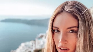 Αθηνά Οικονομάκου | Ο εκνευρισμός με follower της και η απάντησή της