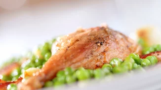 Συνταγή για κοτόπουλο γεμιστό με αρακά