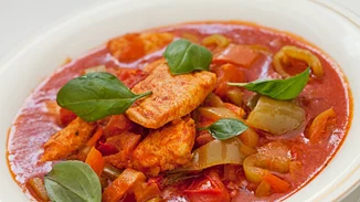 Συνταγή για κοτόπουλο στιφάδο | Η ιδανική συνταγή για το σημερινό μεσημεριανό