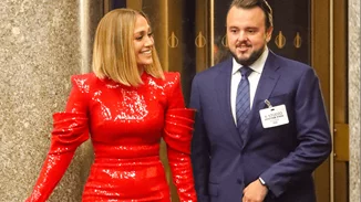 Η Jennifer Lopez φόρεσε την πιο τολμηρή τάση που επέστρεψε από το παρεθλόν