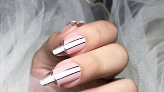 Floating Tips: Το μανικιούρ που πρέπει να δοκιμάσεις πριν γίνει mainstream