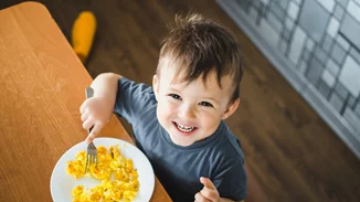 5 λάθος φράσεις σχετικές με το φαγητό που λέμε συχνά στα παιδιά