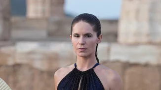 Ευγενία Νιάρχου | Περπάτησε στο catwalk της πασίγνωστης Ελληνίδας σχεδιάστριας Mary Katrantzou (pics)