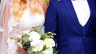 Παντρεύτηκαν συνεργάτιδα της Φαίης Σκορδά και συνεργάτης της Ζήνας Κουτσελίνη (φωτογραφίες)