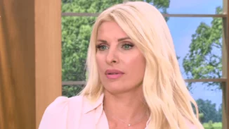 Ελένη Μενεγάκη | Στενός συνεργάτης της είναι ο θείος παίκτη του X-Factor!