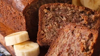 Θρεπτικό κέικ με μπανάνα, χωρίς αλεύρι και ζάχαρη, για μικρούς και μεγάλους