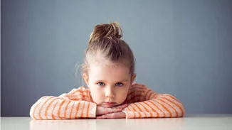 Περνάμε περισσότερο χρόνο μπροστά στην τηλεόραση από ό,τι με τα παιδιά μας