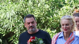 Έλενα Χριστοπούλου - Αποστόλης Κώτσης | Νέα πλάνα από το vintage σπίτι του ζευγαριού