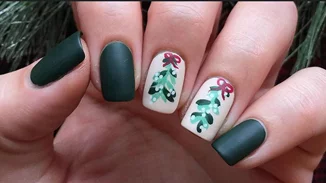 10 εύκολα γιορτινά μανικιούρ που θα σε βάλουν κατευθείαν σε χριστουγεννιάτικο mood