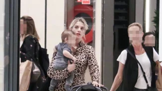 Τζένη Θεωνά | Βόλτα για ψώνια με τον επτά μηνών γιο της