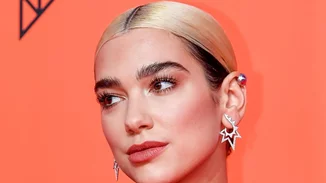 Η Dua Lipa εκανε το πιο extra μανικιούρ που είδαμε τελευταία