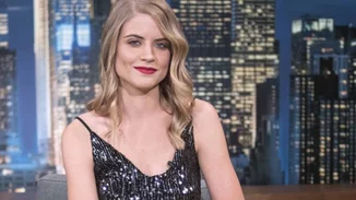 Η Δανάη Μιχαλάκη στην "Παραλία" - Δείτε το trailer της νέας σειράς που πρωταγωνιστεί