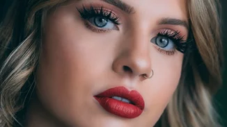 Πώς να αφαιρέσεις ακόμα και το πιο long lasting κραγιόν