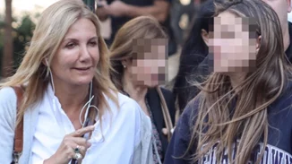 Μαρέβα Γκραμπόφσκι – Μητσοτάκη | Βόλτα με την πανύψηλη κόρη της με super casual look
