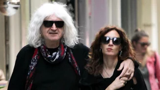 Νίκος Καρβέλας | Και πάλι ερωτευμένος: Δες τον αγκαλιά με τη νέα του σύντροφο στη Θεσσαλονίκη (pics)